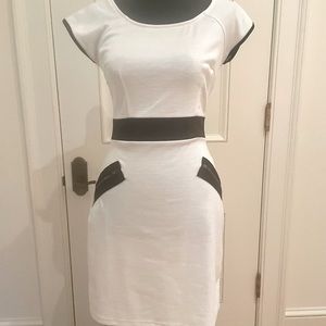 Monteau Los Angeles dress with pockets